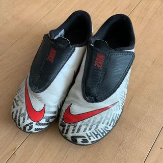 ナイキ(NIKE)のNIKE ナイキ　サッカー　トレーニングシューズ　18cm(シューズ)