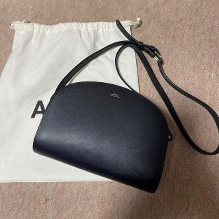 アーペーセー(A.P.C)のA.P.C. ハーフムーンバッグ　ダークネイビー(ショルダーバッグ)