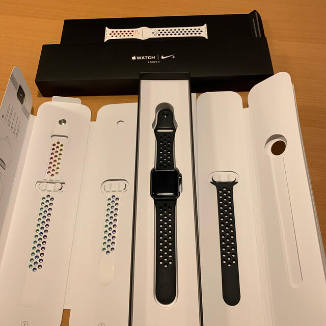 Apple Watch(アップルウォッチ)のApple Watch Series 3 + 交換ベルト スマホ/家電/カメラのスマートフォン/携帯電話(その他)の商品写真