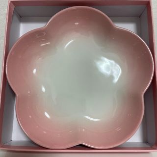 ルクルーゼ(LE CREUSET)のル・クルーゼ　パウダーピンク　フラワーディッシュM(食器)