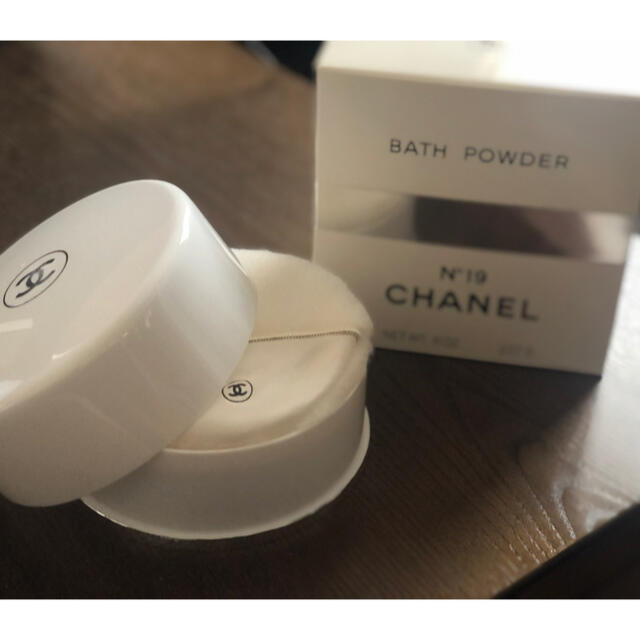 CHANEL N°19 BATH POWDER（バスパウダー）-