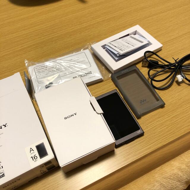 WALKMAN(ウォークマン)の本日限定値下げ！！！SONY WALKMAN NW-A45 スマホ/家電/カメラのオーディオ機器(ポータブルプレーヤー)の商品写真