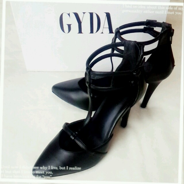 GYDA(ジェイダ)の新品　GYDA　トライアングルストラップパンプス レディースの靴/シューズ(ハイヒール/パンプス)の商品写真