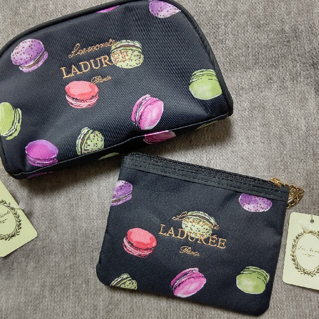 LADUREE(ラデュレ)の新品 ラデュレ マカロン 柄 ポーチ ＆ ティッシュケース レディースのファッション小物(ポーチ)の商品写真