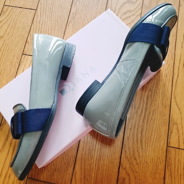 DIANA(ダイアナ)の美品　ダイアナ　エナメル　りぼん　フラットシューズ　パンプス　22cm レディースの靴/シューズ(バレエシューズ)の商品写真