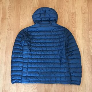 人気の春夏トップスpatagonia - パタゴニア ダウン セーター フーディ FA20新品 Mの通販