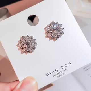 スタージュエリー(STAR JEWELRY)のキラキラ　ピアス(ピアス)