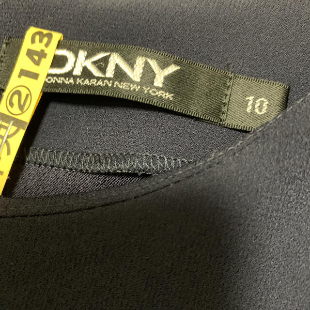 DKNY(ダナキャランニューヨーク)のダナキャランネイビーワンピース レディースのワンピース(ひざ丈ワンピース)の商品写真