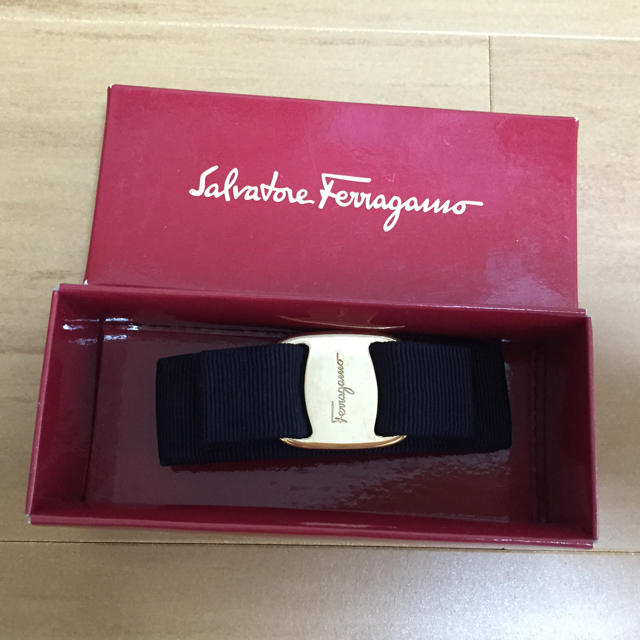 Salvatore Ferragamo(サルヴァトーレフェラガモ)のフェラガモバレッタ中古 レディースのヘアアクセサリー(バレッタ/ヘアクリップ)の商品写真