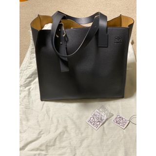 ロエベ(LOEWE)のロエベ！バックルトート！ブラック！新品未使用品！(トートバッグ)