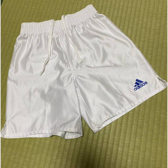 adidas(アディダス)のサッカーパンツ　白　140 キッズ/ベビー/マタニティのキッズ服男の子用(90cm~)(パンツ/スパッツ)の商品写真