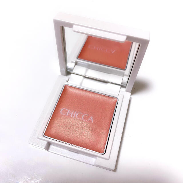 CHICCA リッドフラッシュ04 ペタル コスメ/美容のベースメイク/化粧品(アイシャドウ)の商品写真