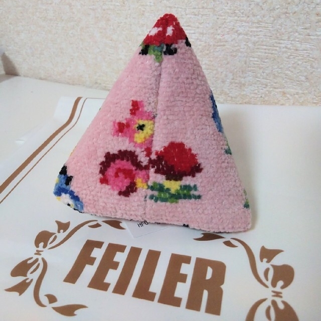 FEILER(フェイラー)の【新品】フェイラー　ハイジ　フレンズ　フォレスト　ピンク　テトラポーチ レディースのファッション小物(ポーチ)の商品写真