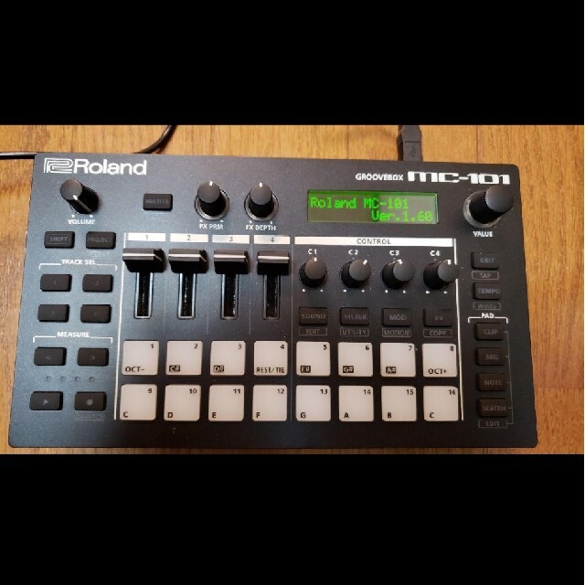 Roland　MC-101　GROOVEBOX　音源モジュール