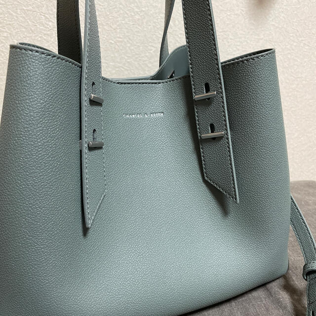 Charles and Keith(チャールズアンドキース)のチャールズアンドキース　ダブルハンドルスローチーバッグ レディースのバッグ(ハンドバッグ)の商品写真