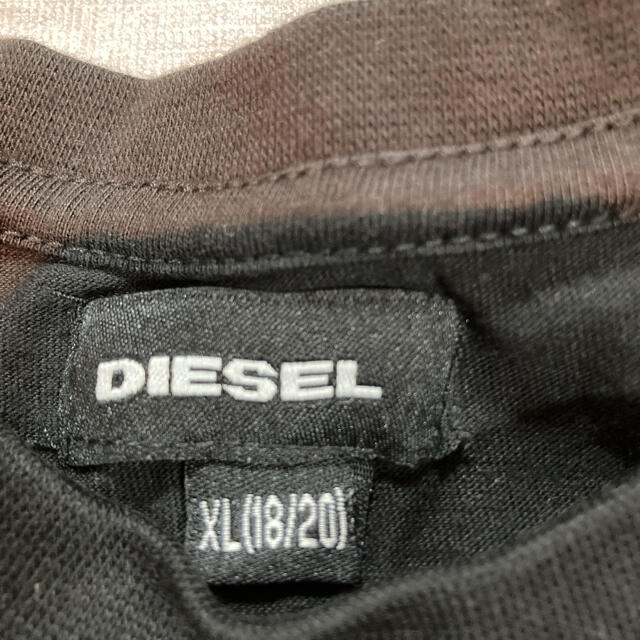 DIESEL(ディーゼル)の新品タグ付✴️DIESEL サイズS相当 黒 アップリケロゴ レディースのトップス(Tシャツ(半袖/袖なし))の商品写真