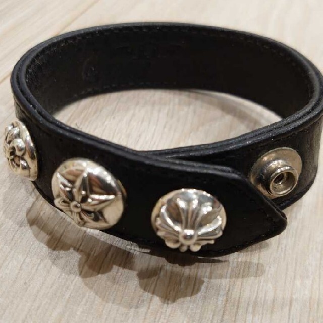 Chrome Hearts(クロムハーツ)の★クロムハーツ マルチ 3ボタン2スナップ レザーブレスレット メンズのアクセサリー(ブレスレット)の商品写真