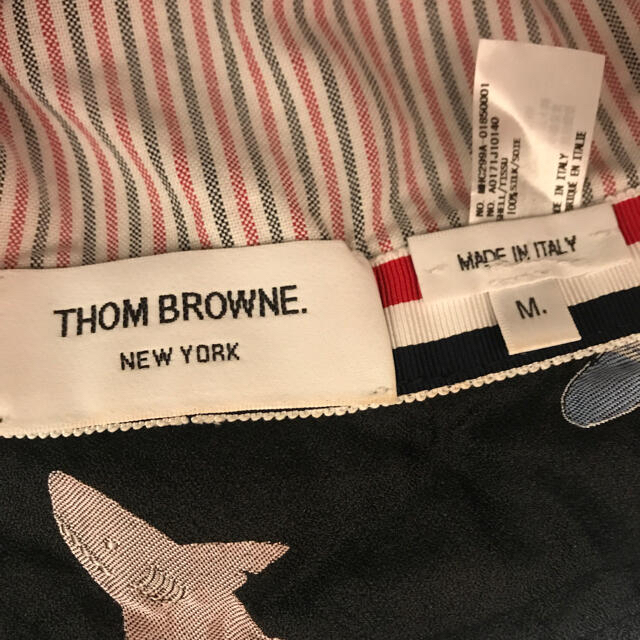 THOM BROWNE(トムブラウン)のトムブラウン バケット シルクハット　イタリア製 メンズの帽子(ハット)の商品写真