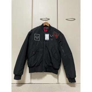 FRED PERRY GRAPHIC APPLIQUE JACKET MA-1 - ブルゾン