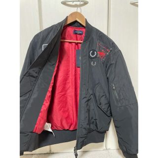 FRED PERRY GRAPHIC APPLIQUE JACKET MA-1