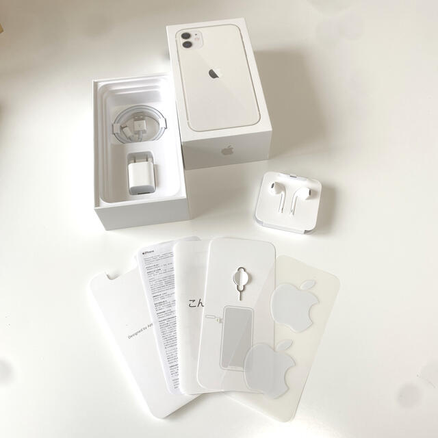 Apple(アップル)の付属品付き　Apple🍎包装箱　空箱 スマホ/家電/カメラのオーディオ機器(ヘッドフォン/イヤフォン)の商品写真