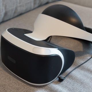 プレイステーションヴィーアール(PlayStation VR)のPlayStation VR モーションコントローラー2個付き(家庭用ゲーム機本体)