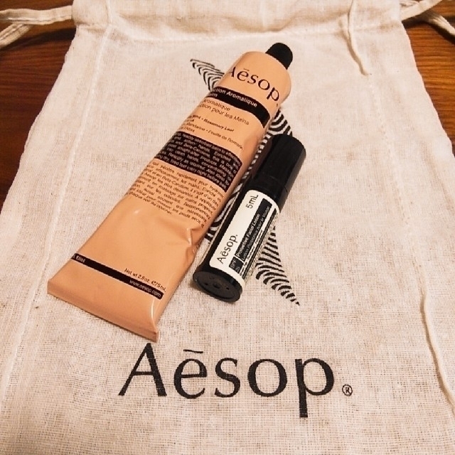 Aesop(イソップ)のAesopイソップ ハンドクリーム 巾着付き コスメ/美容のボディケア(ハンドクリーム)の商品写真