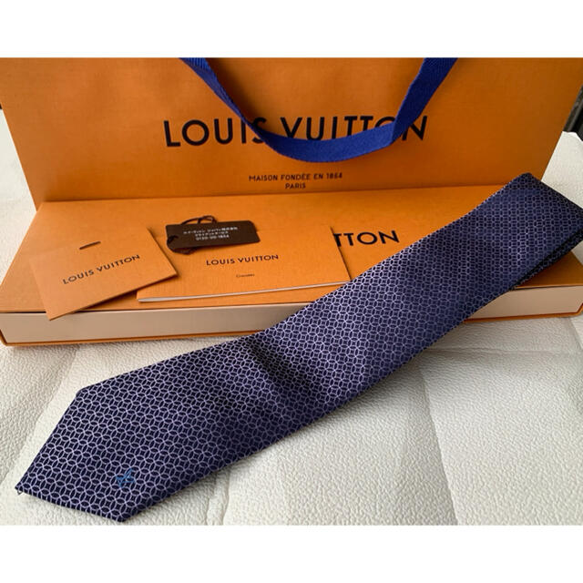LOUIS VUITTON(ルイヴィトン)のLV ルイ ヴィトン ねくたい ネクタイ 正規品 中古 美品 正規品 メンズのファッション小物(ネクタイ)の商品写真