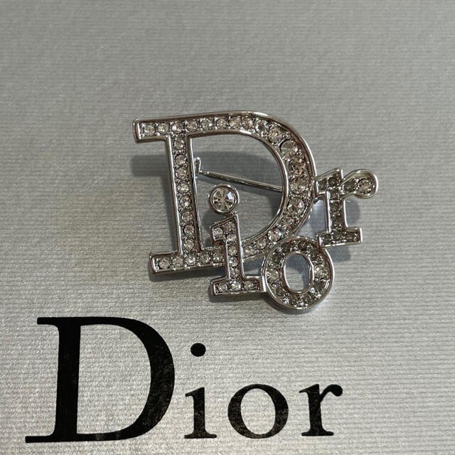 アクセサリーdior ブローチ - ブローチ/コサージュ