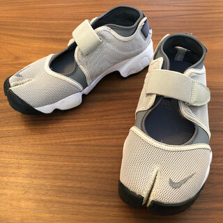 ナイキ(NIKE)のNIKE ナイキ エアリフト　グレー　25(スニーカー)