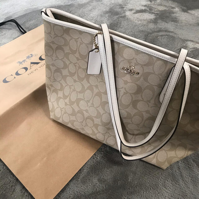 レディース新品　未使用　COACH トートバッグ