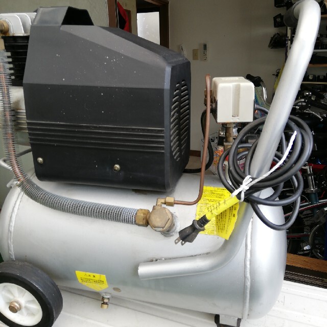 エアーコンプレッサータンク容量25L エアーコンプレッサータンク容量25L
