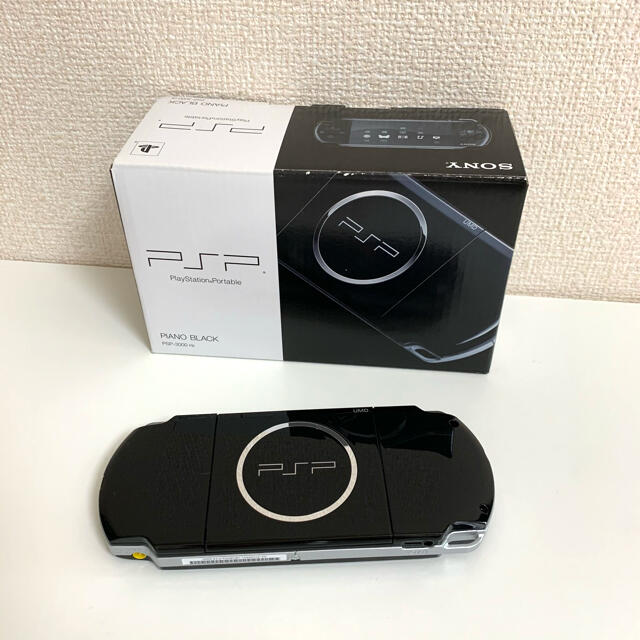 PlayStation Portable(プレイステーションポータブル)のPSP3000 ピアノブラック　新品未使用 エンタメ/ホビーのゲームソフト/ゲーム機本体(携帯用ゲーム機本体)の商品写真