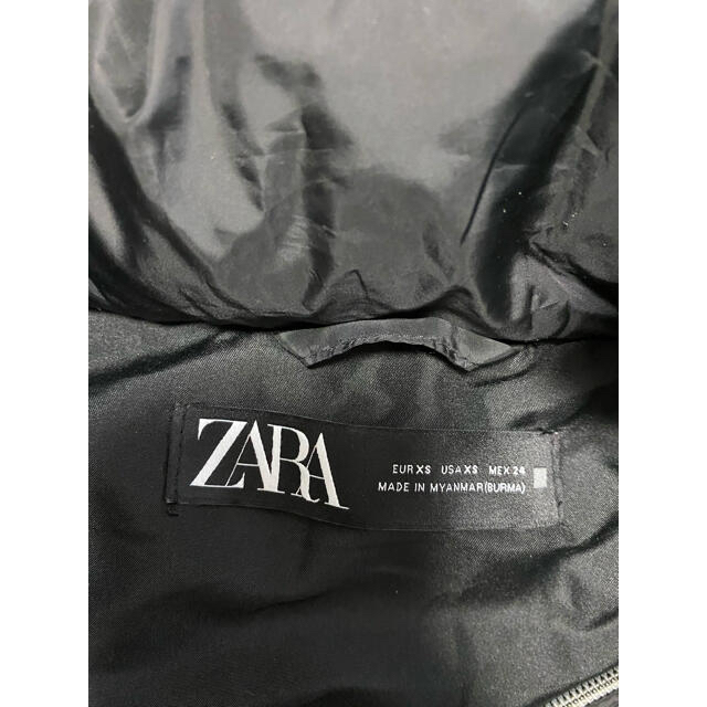 ZARA(ザラ)のZARA ライトダウンベスト　XS 新品 レディースのジャケット/アウター(ダウンベスト)の商品写真