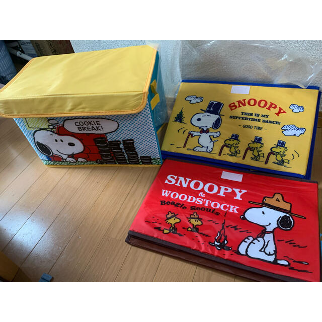 サンリオ(サンリオ)のスヌーピー　SNOOPY 折りたたみ　 収納ボックス　レトロ　レア　カラーBOX インテリア/住まい/日用品の収納家具(ケース/ボックス)の商品写真