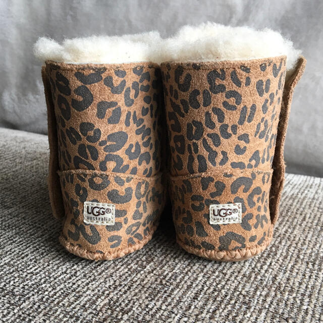 UGG(アグ)のUGG / ムートンシューズ キッズ/ベビー/マタニティのベビー靴/シューズ(~14cm)(ブーツ)の商品写真