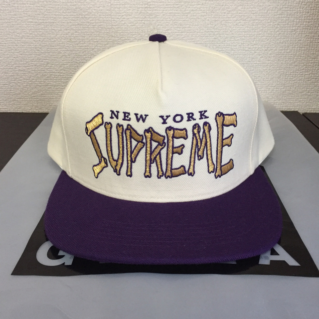 Supreme(シュプリーム)のSupreme Bones Logo 5-Panel ホワイト 新品 正規品 メンズの帽子(キャップ)の商品写真