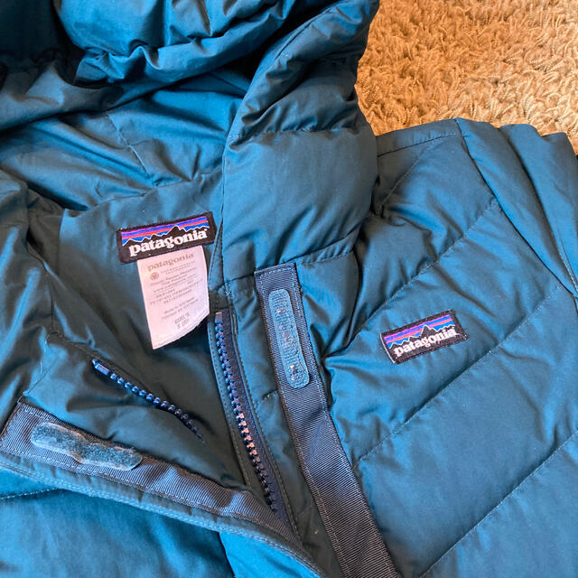 patagonia(パタゴニア)のパタゴニア  ダウンコート  ロング丈　キッズサイズS キッズ/ベビー/マタニティのキッズ服女の子用(90cm~)(コート)の商品写真