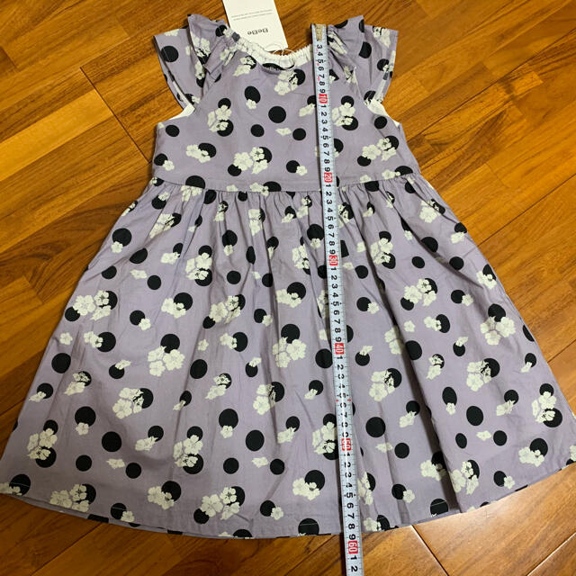 BeBe(ベベ)の110 べべ 花柄ワンピース【期間限定価格】 キッズ/ベビー/マタニティのキッズ服女の子用(90cm~)(ワンピース)の商品写真