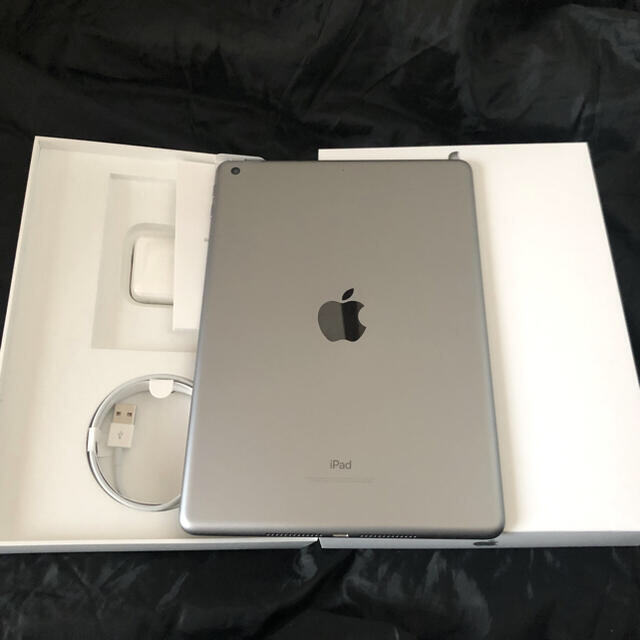 iPad 9.7 第6世代 128GB MR7J2J/A スペースグレイ 1