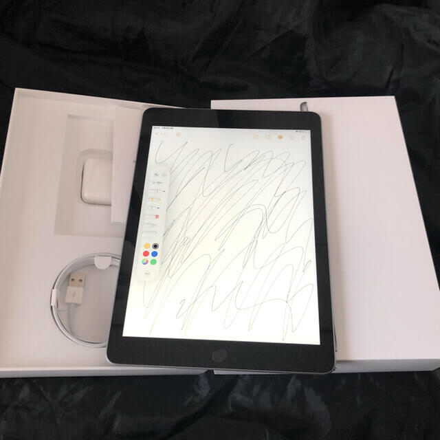 iPad 9.7 第6世代 128GB MR7J2J/A スペースグレイ 2