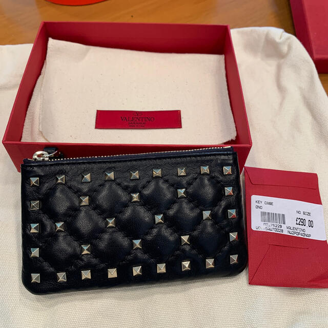 専用　　新品未使用　VALENTINO キーケース　ブラック　ロックスタッズ