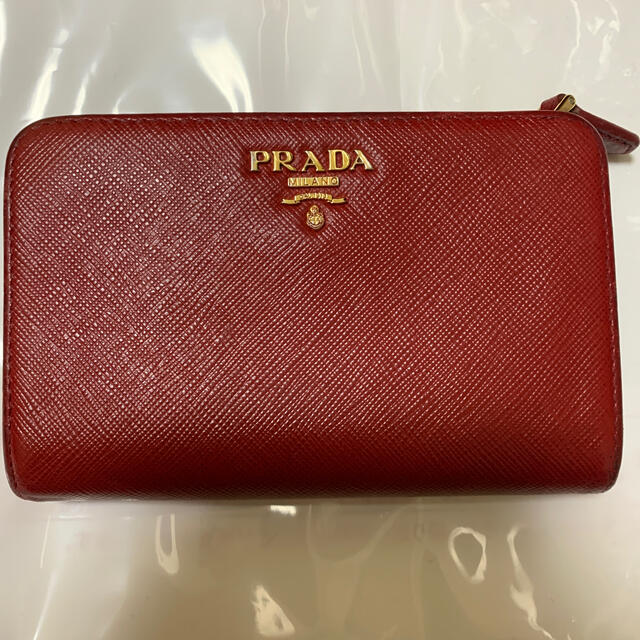 PRADA(プラダ)のPRADA 二つ折り財布 赤  レディースのファッション小物(財布)の商品写真