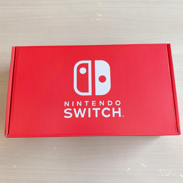 Nintendo Switch(ニンテンドースイッチ)のNintendo switch 本体　中古　ネオンパープル×ネオンピンク エンタメ/ホビーのゲームソフト/ゲーム機本体(家庭用ゲーム機本体)の商品写真