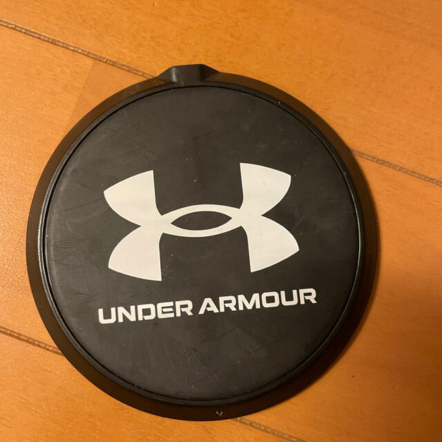 UNDER ARMOUR(アンダーアーマー)のアンダーアーマー スマホ置くだけ充電 ワイヤレス充電器 スマホ/家電/カメラのスマートフォン/携帯電話(バッテリー/充電器)の商品写真