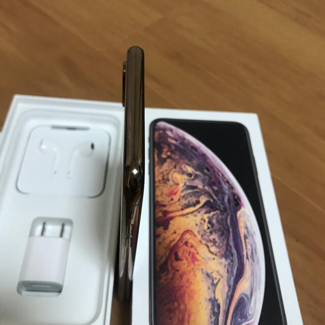 Apple(アップル)のiphone Xs Max 256gb ゴールド　シムフリー スマホ/家電/カメラのスマートフォン/携帯電話(スマートフォン本体)の商品写真