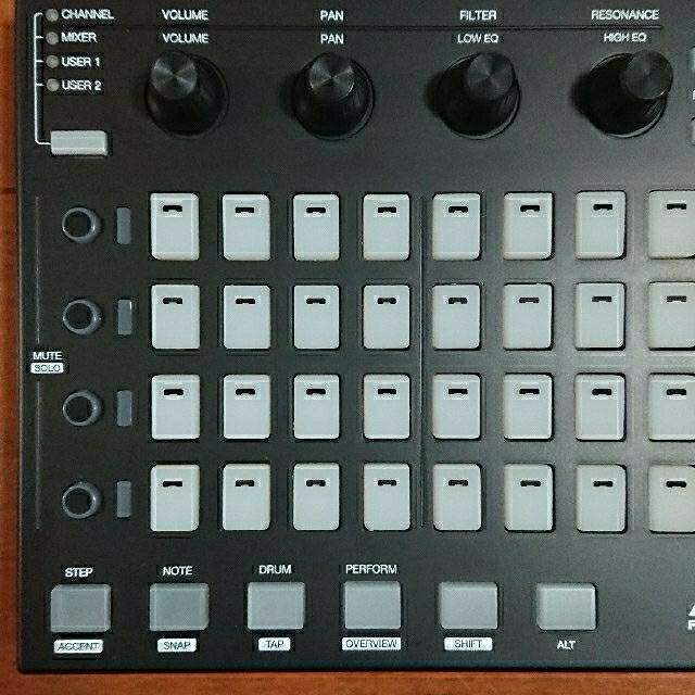 AKAI FIRE 楽器のDTM/DAW(MIDIコントローラー)の商品写真