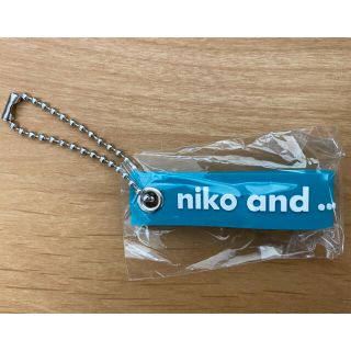 ニコアンド(niko and...)のniko and …   キーホルダー　グリーン(キーホルダー)