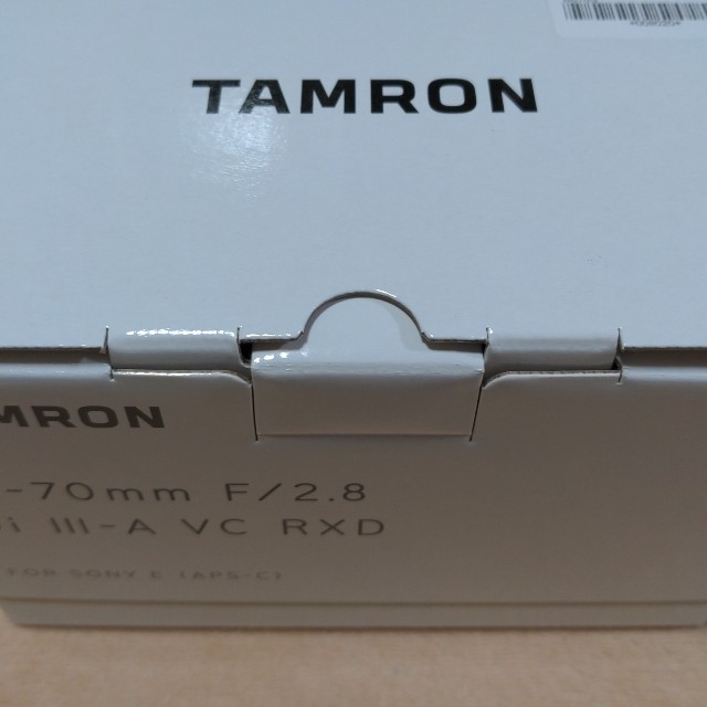 TAMRON(タムロン)のタムロン 17-70mm F/2.8 Di III-A VC RXD 新品・未開 スマホ/家電/カメラのカメラ(レンズ(ズーム))の商品写真