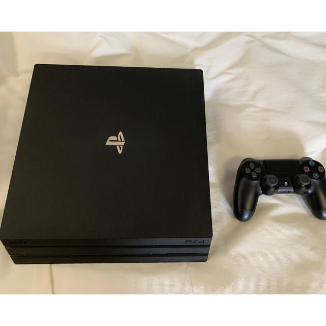 PlayStation4(プレイステーション4)のPS4 Pro + 充電器付きファンスタンド + ソフト エンタメ/ホビーのゲームソフト/ゲーム機本体(家庭用ゲーム機本体)の商品写真